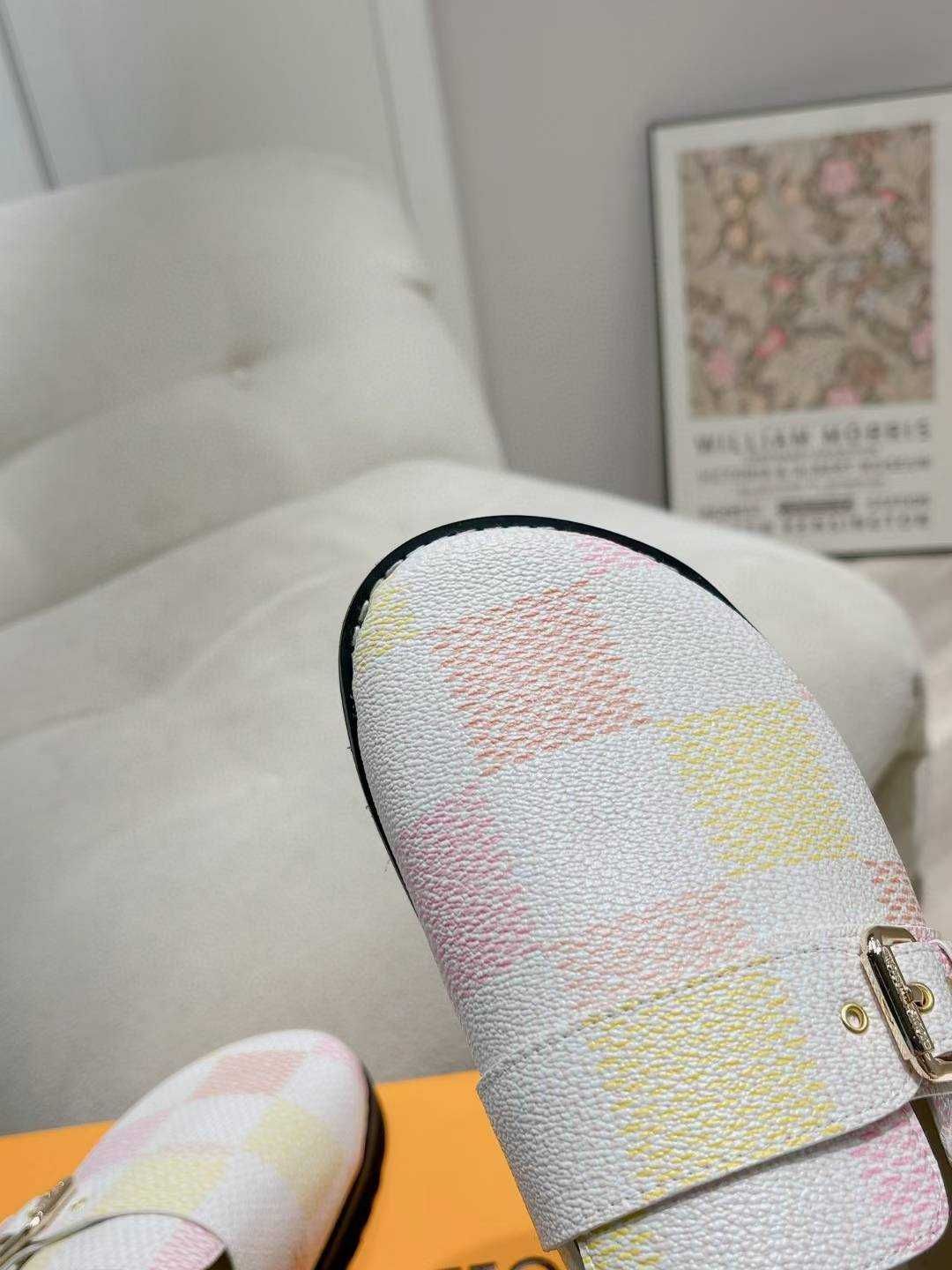 Louis Vuitton Buty, sandaly klapki, skora 180201