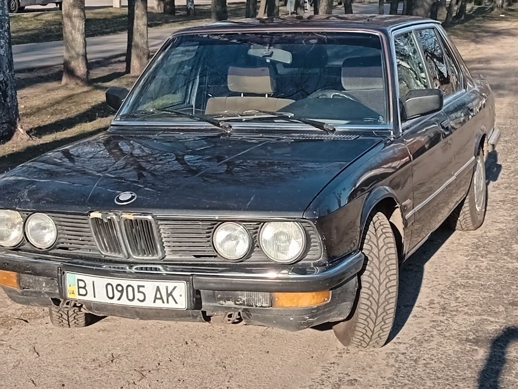 BMW 520 e28 m20b20