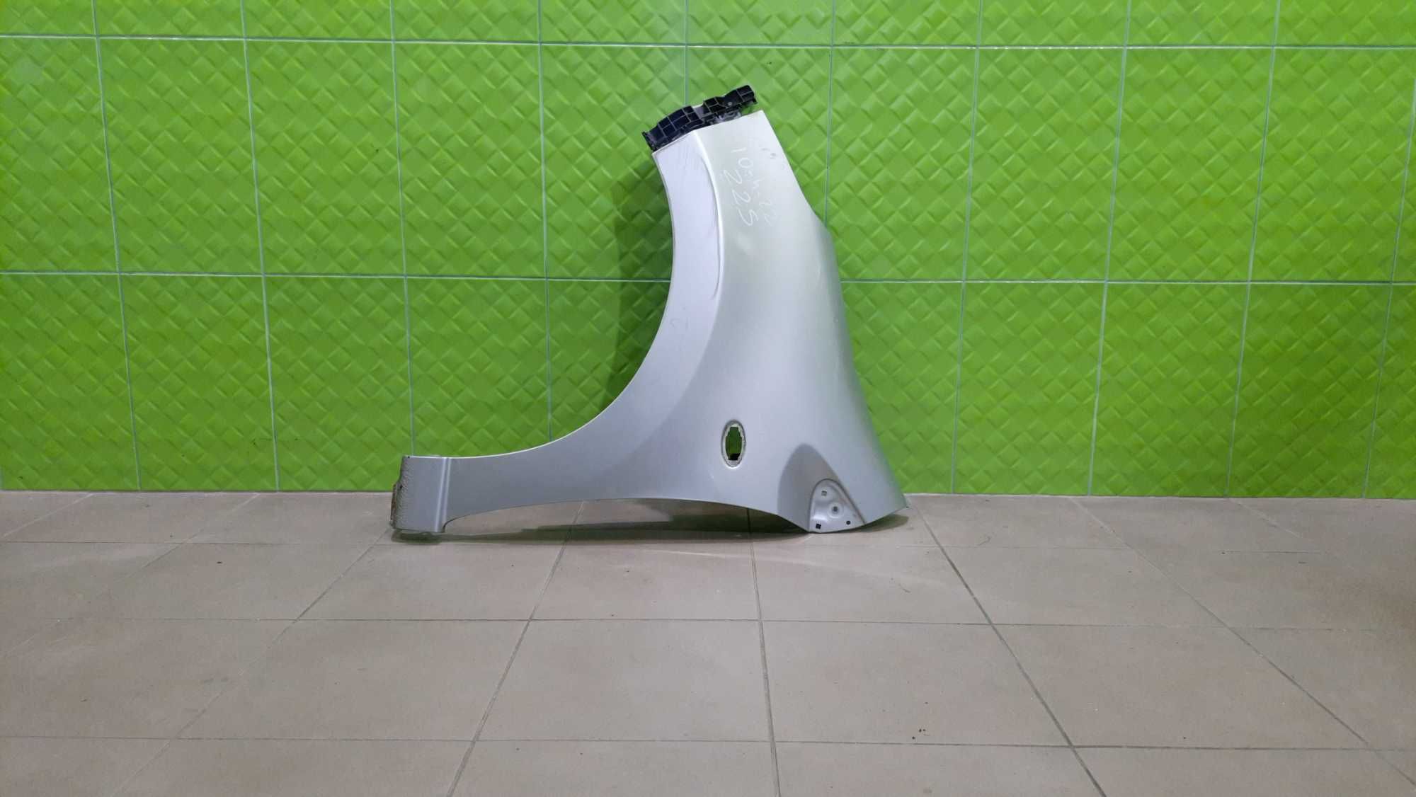 Крило Suzuki Alto 2009-2014 Honda CR-V 2006-2012 Opel Zafira 2005-2011
