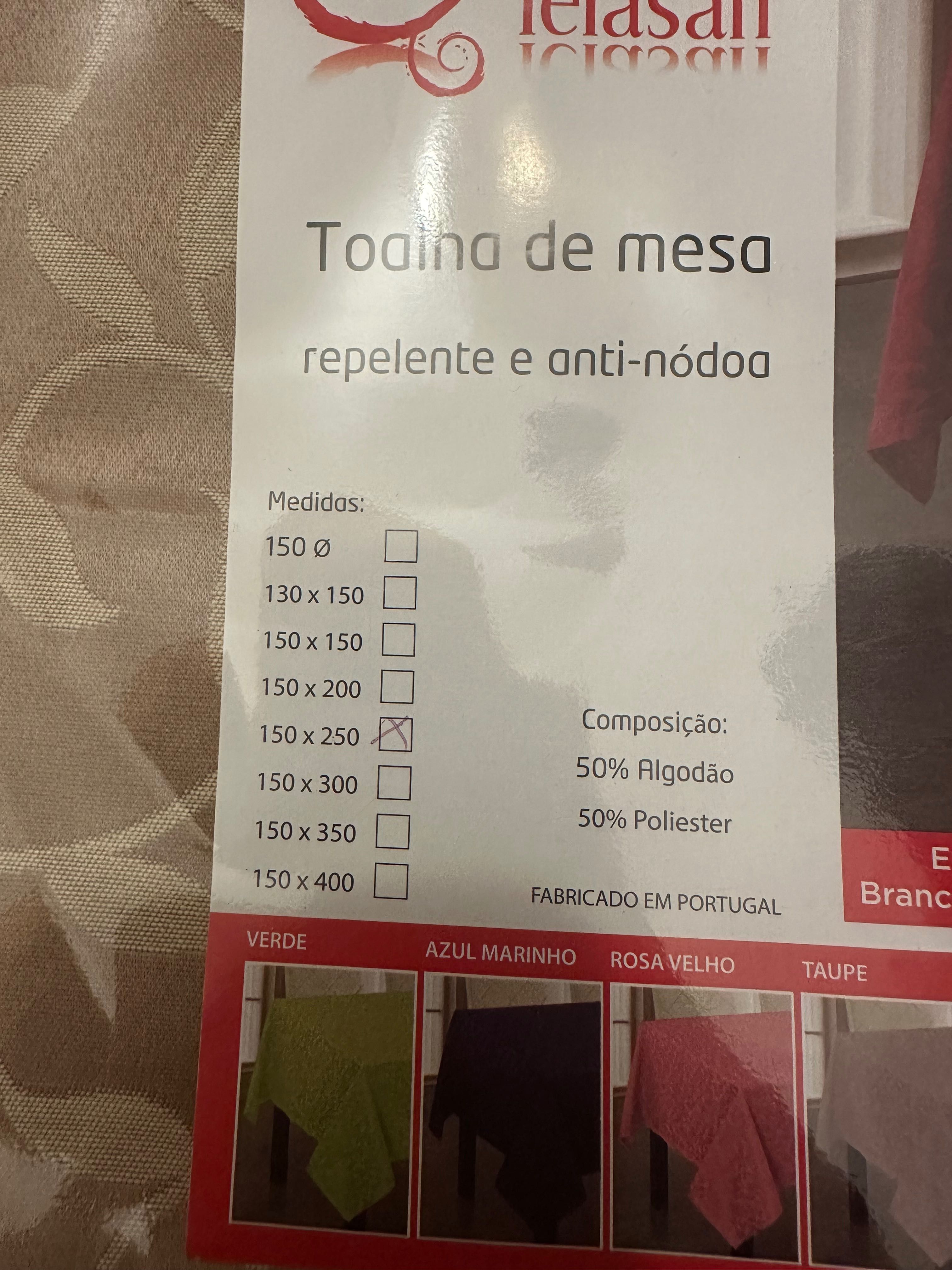 Toalha mesa dourada