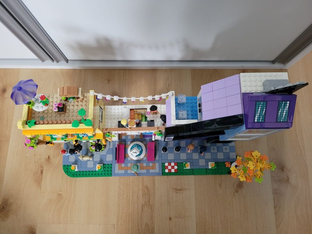 LEGO 41732 Friends - Sklep wnętrzarski i kwiaciarnia w śródmieściu