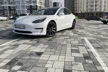 Продам TESLA 3 long range DUAL MOTOR 4x4