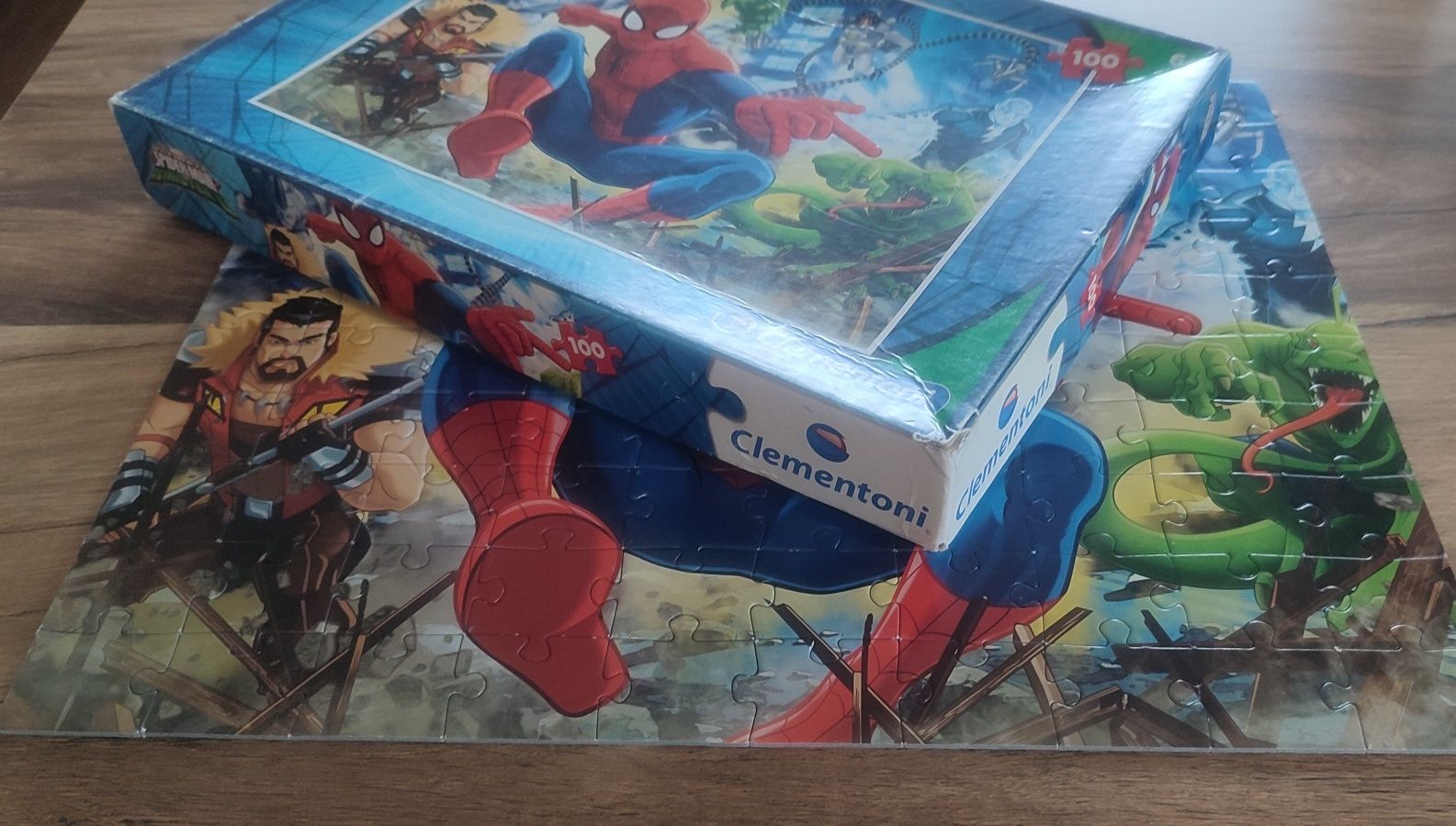 Puzzle Clementoni 100 el Spiderman