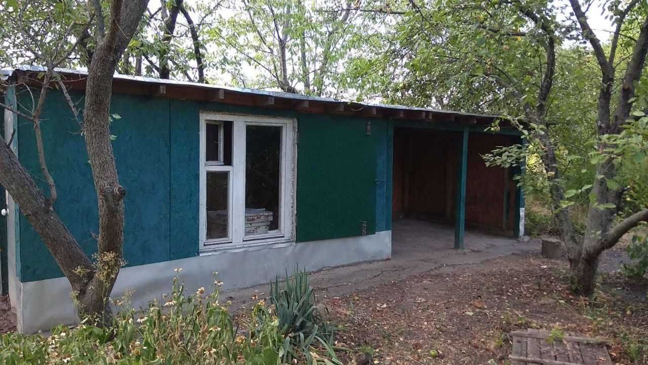 Дачна  ділянка з павільйоном під пасіку