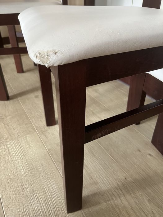 Stół dębowy i krzesła