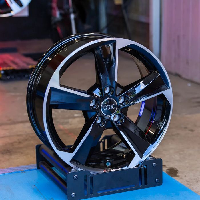 NOWE ORYGINALNE Felgi Audi 17" A3 A4 A6 A8 Q2 Q3 TT