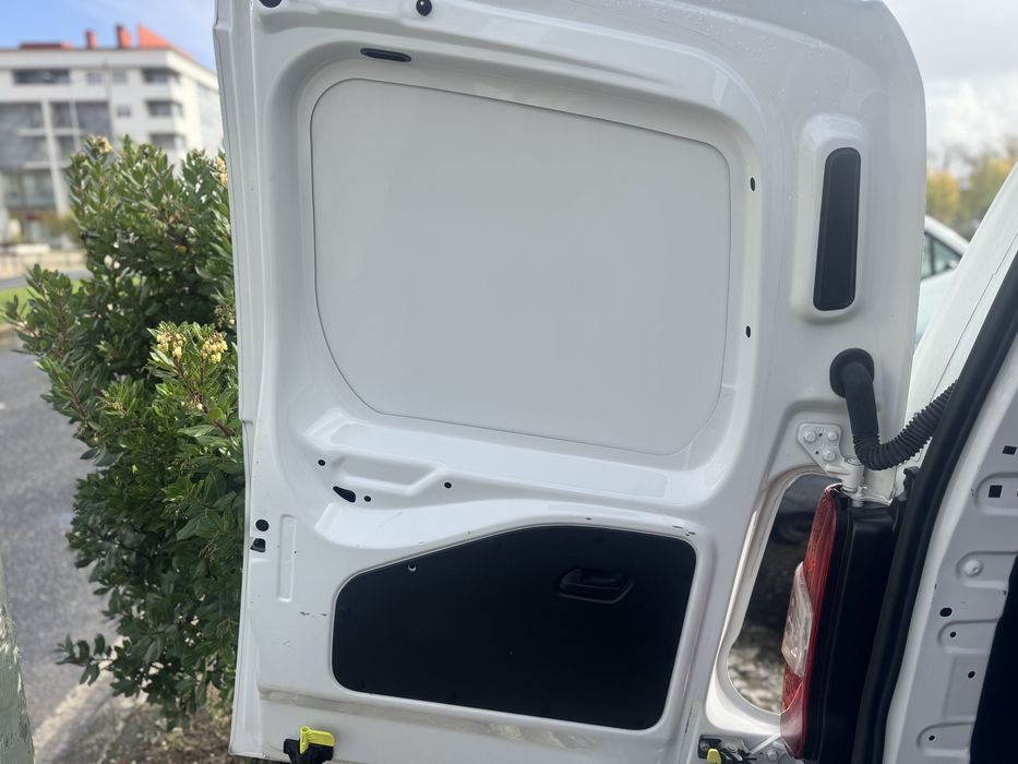 Peugeot Partner 1.5 HDI 2022  **NACIONAL**6 veloc. preco P/ Comercio