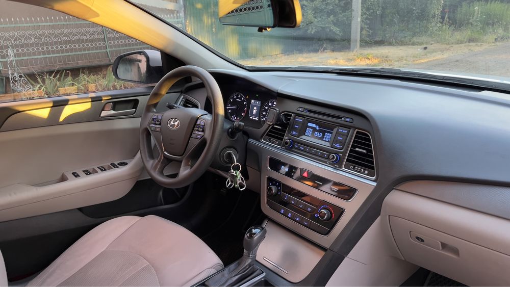 Hyundai sonata 2.4 sport .8200$