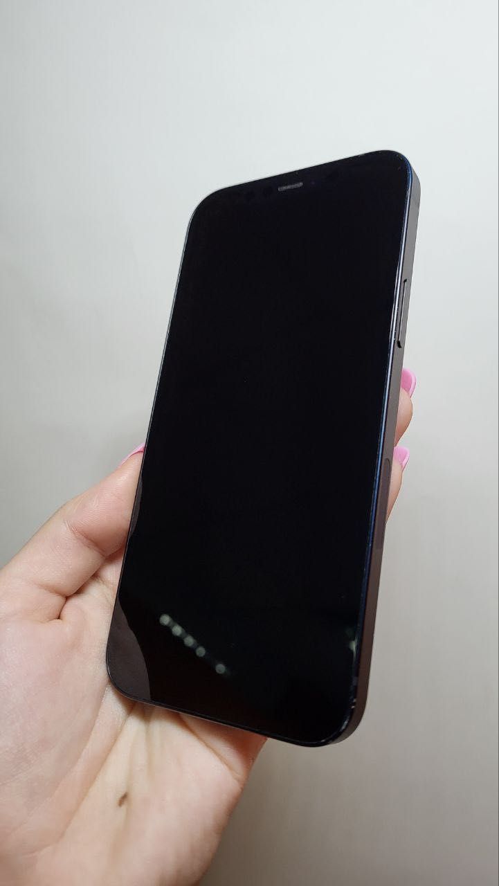 iPhone 12 64 GB + AirPods Pro 2 в подарунок