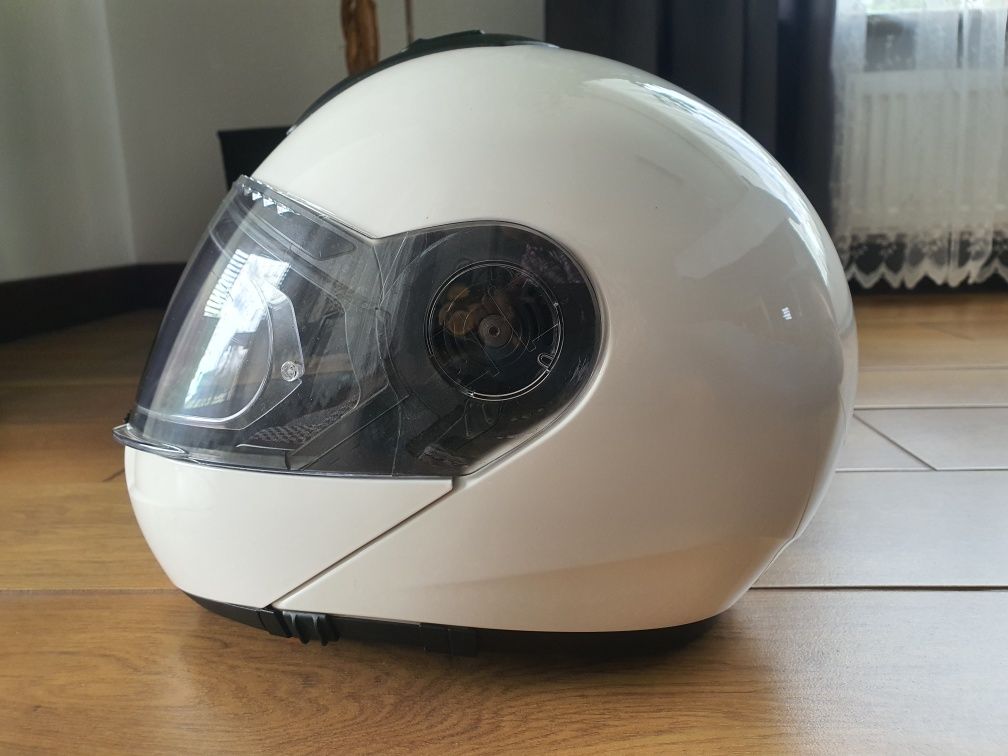 kask motocyklowy szczękowy firmy Schubert C3