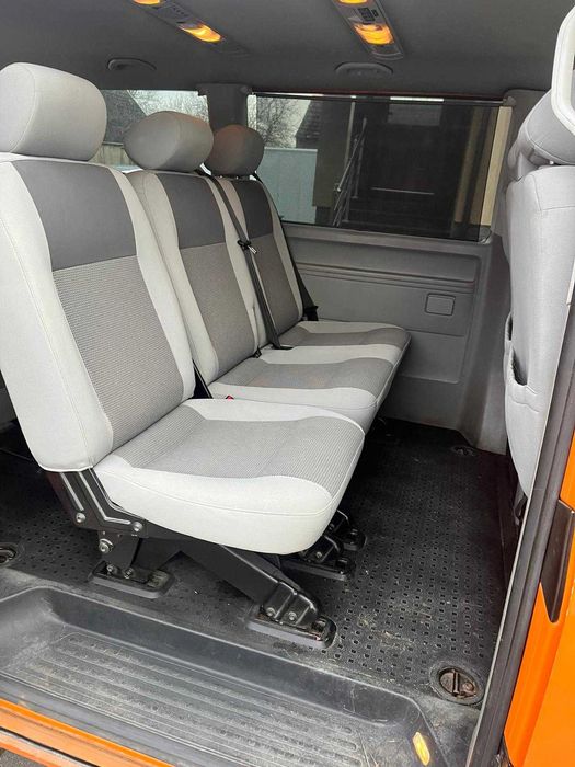 Volkswagen Transporter T5 wersja LONG Caravelle