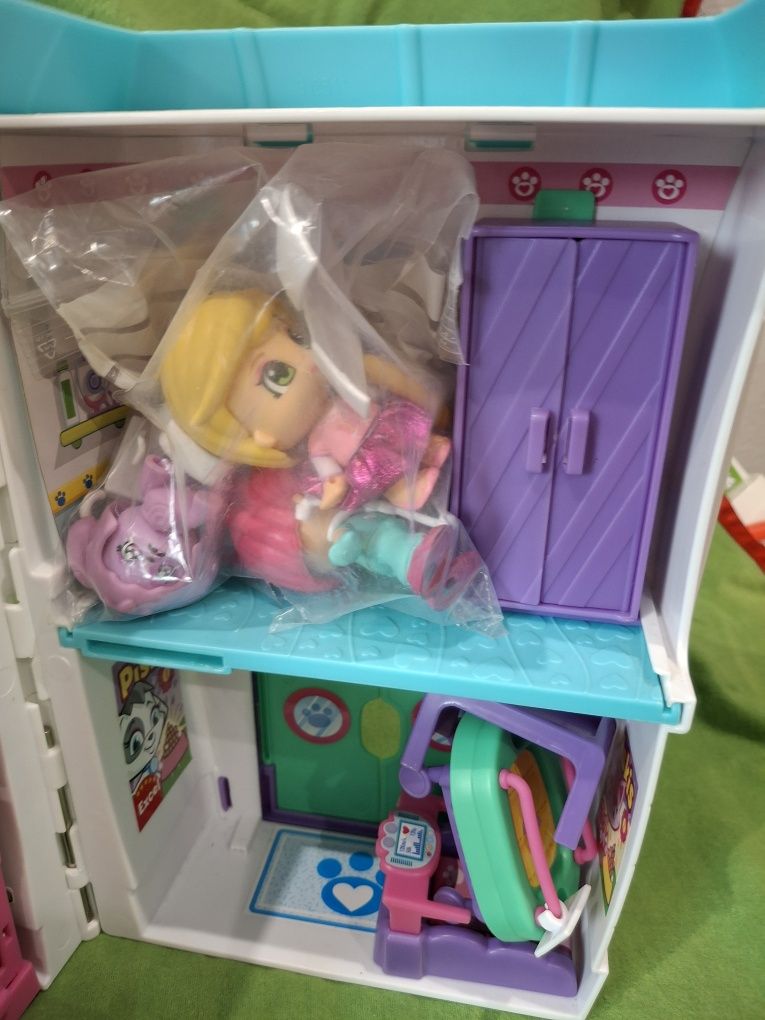 Hospital veterinário Pinypon e Rapunzel com animais e acessórios