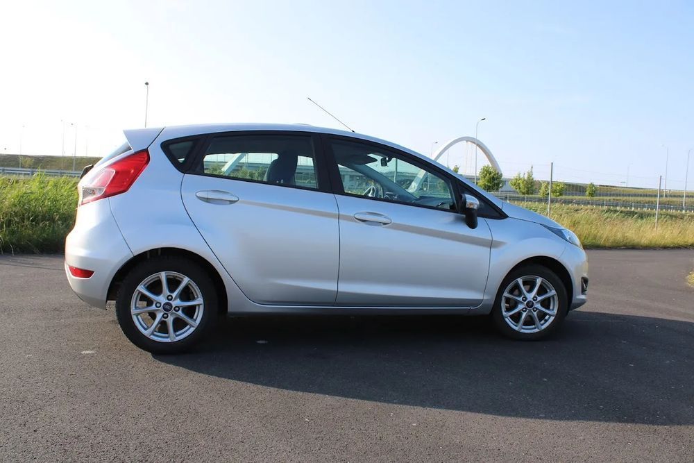 Ford Fiesta Sprzedam Ford Fiesta Benzyna 1.25i 2015r