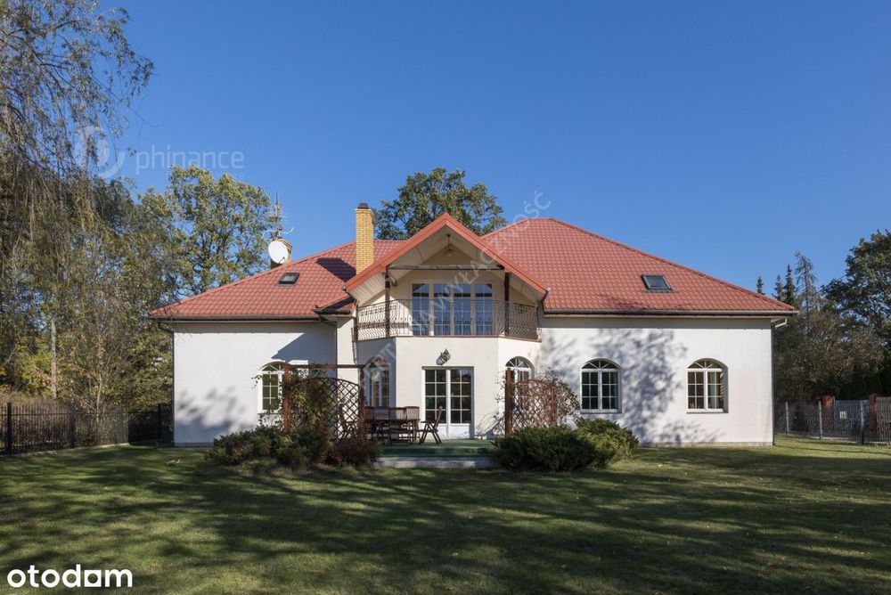 Salon z kuchnią, 8 sypialni, 443,70m2, garaż!