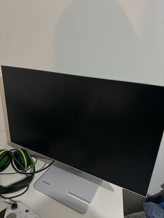 Monitor LENOVO