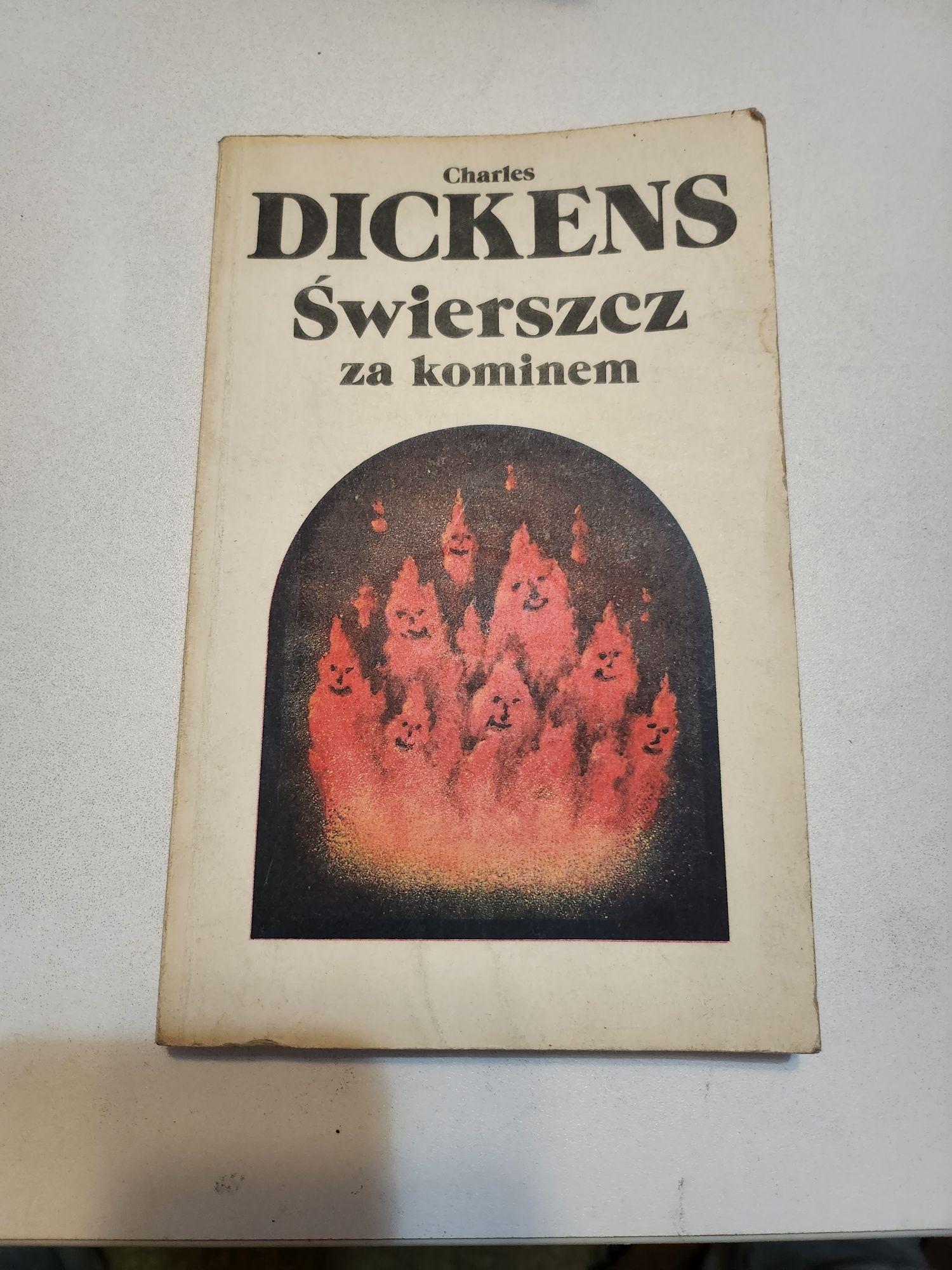 Charles Dickens - świerszcz za kominem