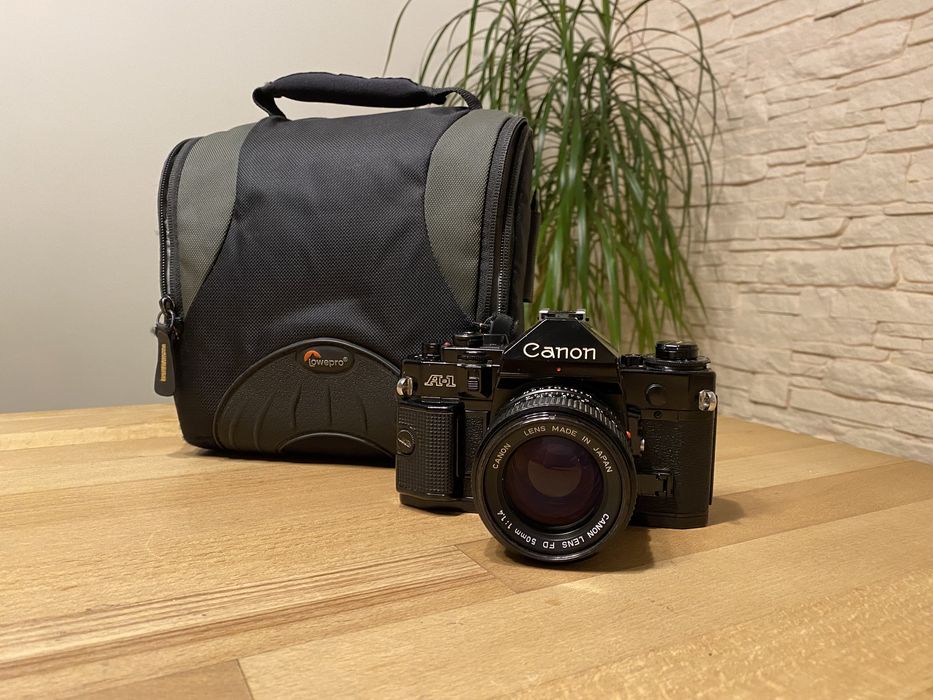Canon A-1 50mm f1.4 - super stan, zadbany, analogowy, torba !