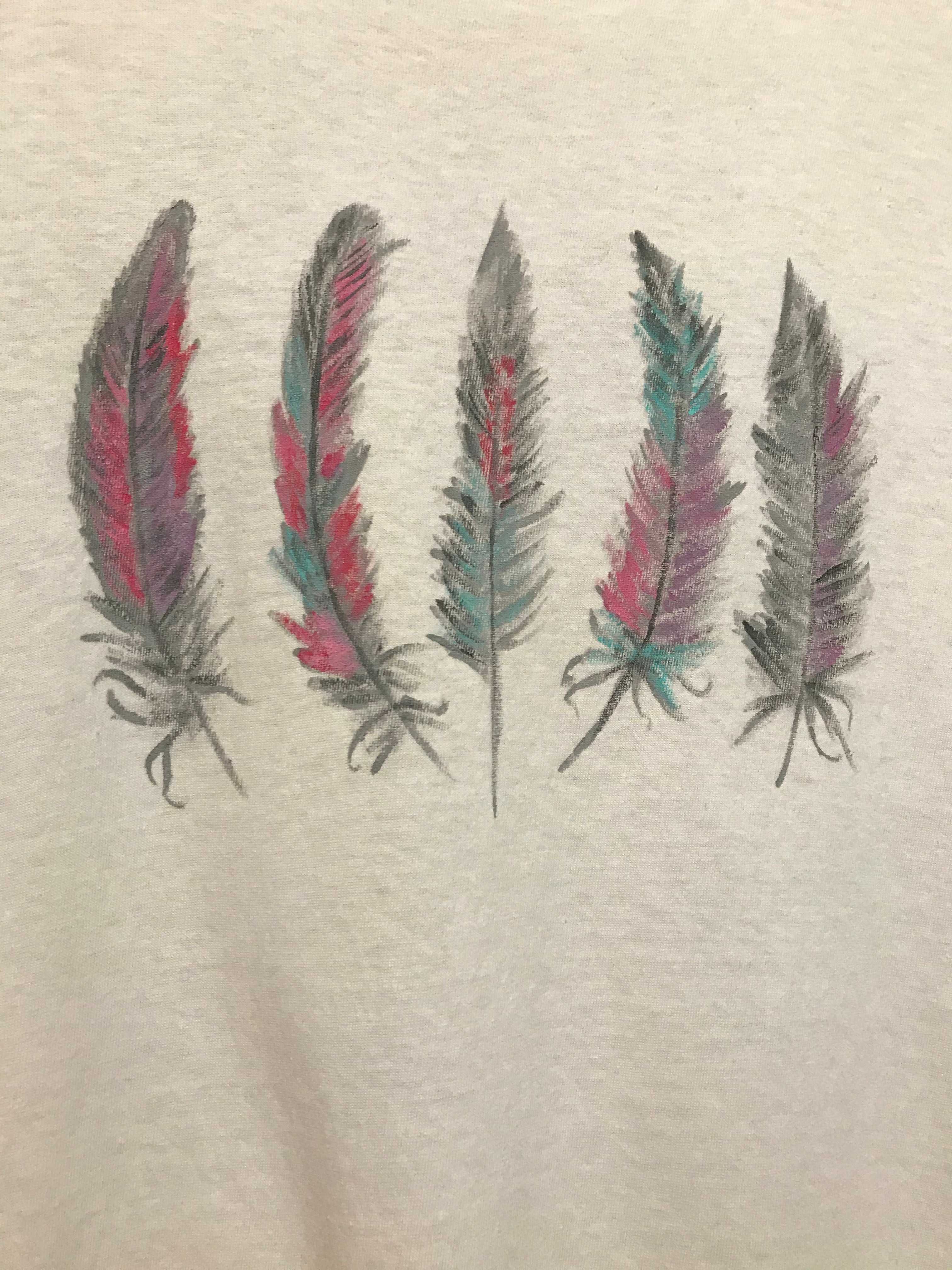 Ręcznie malowana koszulka pióra