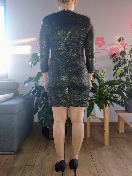 Nowa Sukienka z cekinami -zielona firmy RESERVED rozmiar 36