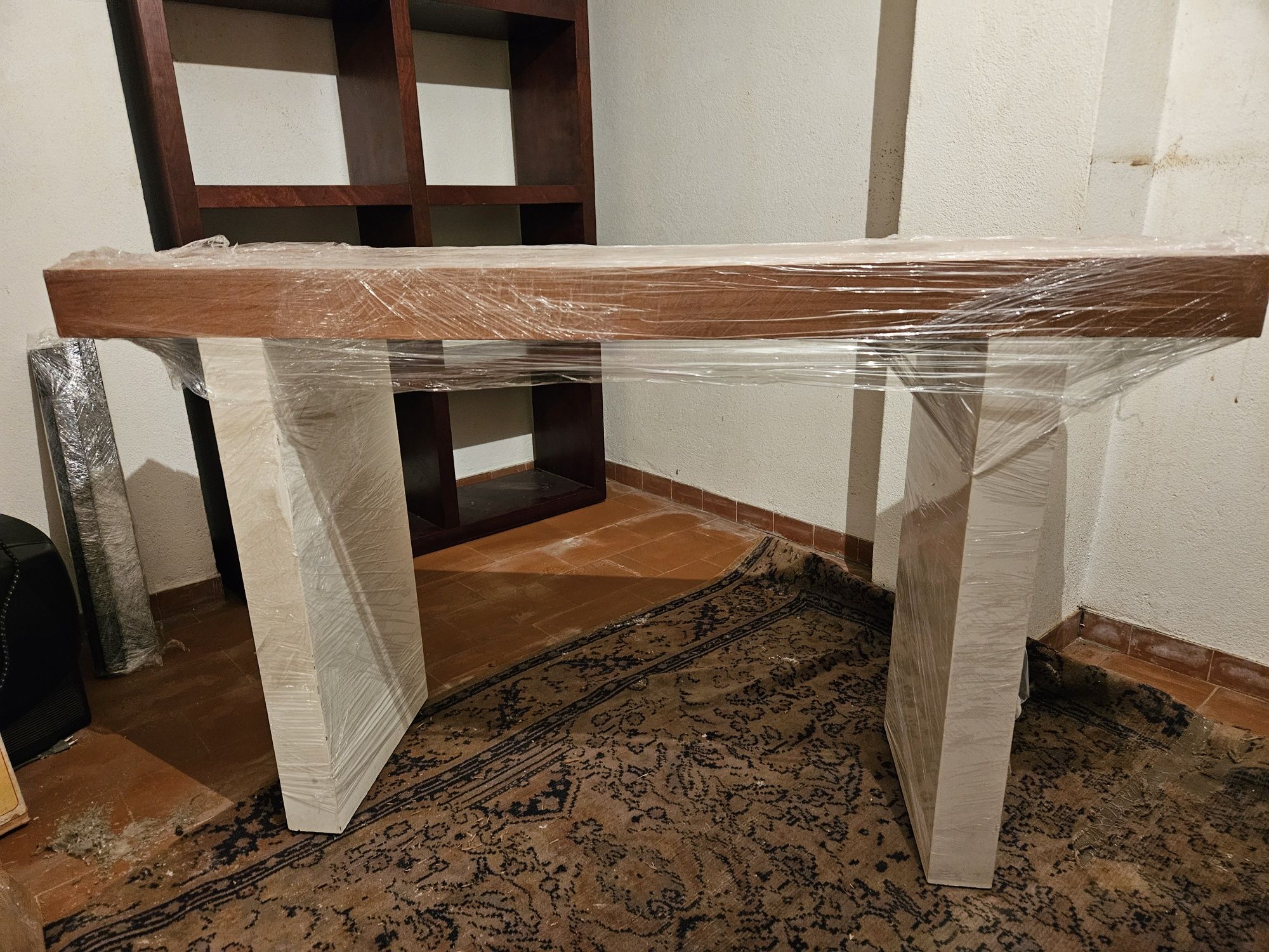 Consolade madeira maciça,  como nova, 150 x 90 x 40
