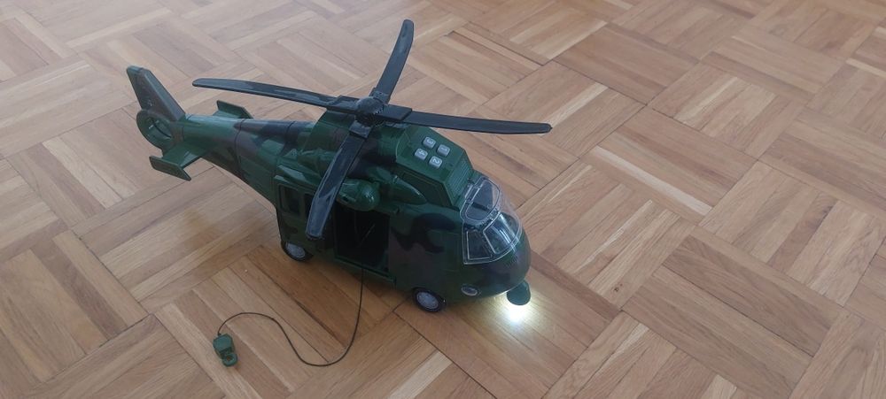 Pojazdy Traktor/śmieciarka/policja/ford/helikopter/samolot