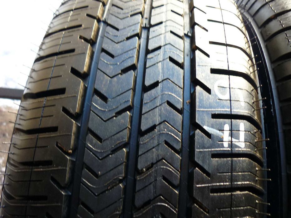 [567] 215/65/16c  106/104T MICHELIN AIGILIS 51  neu