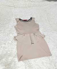 Сукня міні з баскою бежевого кольору