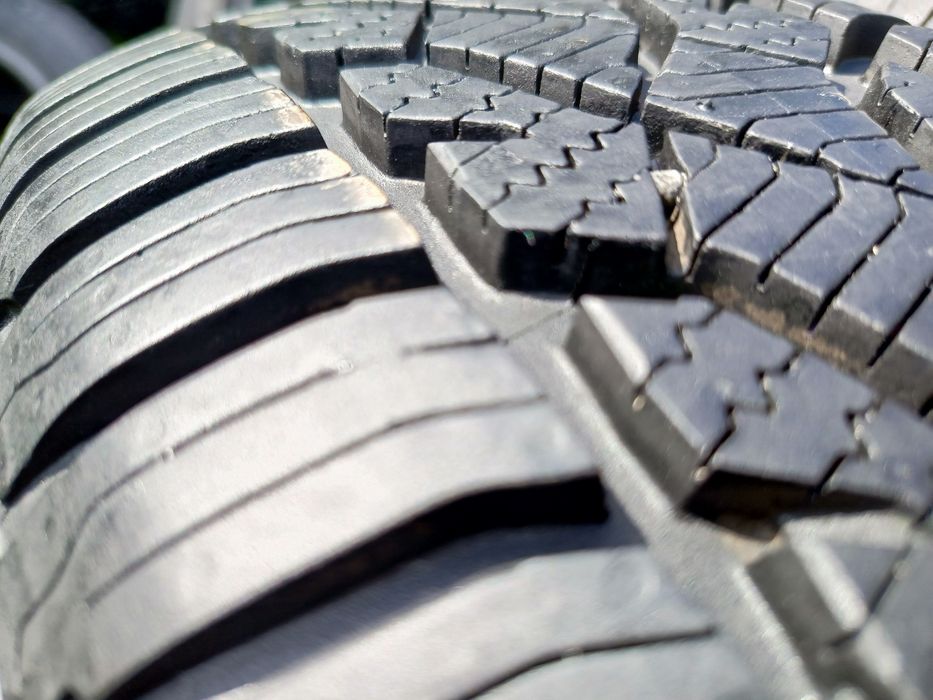 Sprzedam prawie nowe opony Barum 195/60 r15