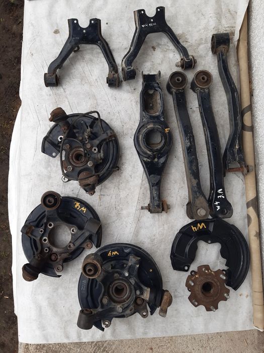 Цапфа Mitsubishi Paqero Wagon 4 3.0  поворотний кулак ричаг задній