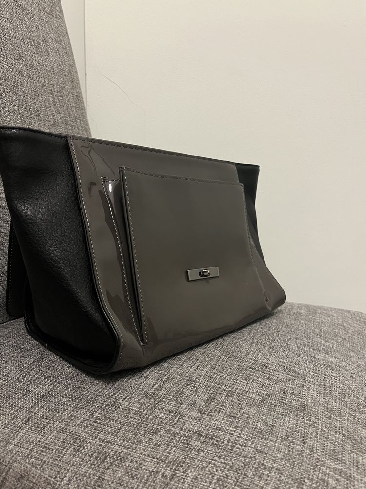 Torebka Clarks lakierowana szara stan bardzo dobry