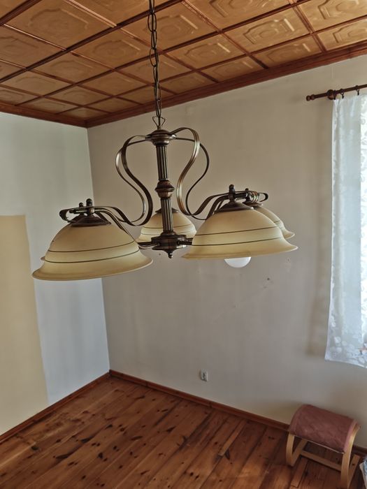 Metalowy żyrandol pięcioramienny