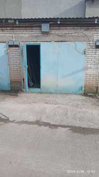 Продам кирпічний гараж в районі  Торгмаш в кооперативі  Ялинка