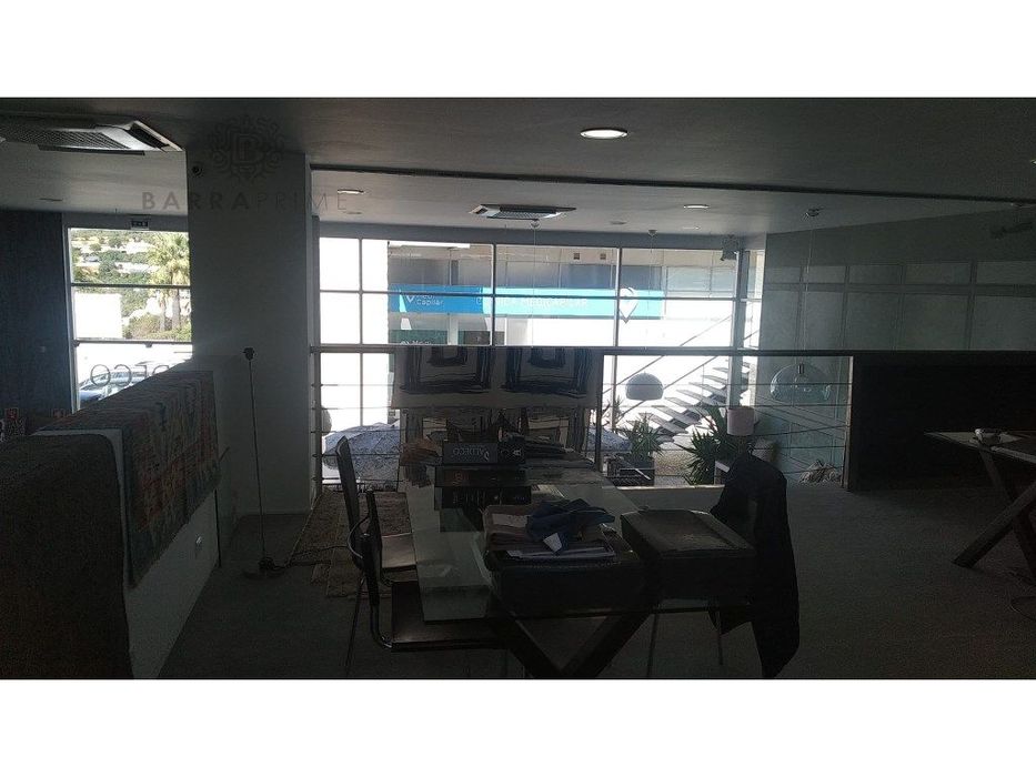 Loja no 1º Andar para Arrendar em Vilamoura