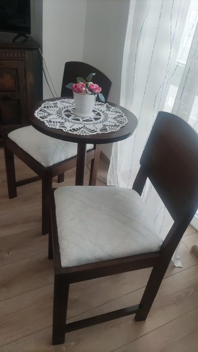 Komplet mebli do sypialni łóżko, szafki, krzesła, stolik