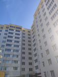 Продається 2  кімнатна новобудова в центрі Виставки. Орієнтир ДОСАФ.