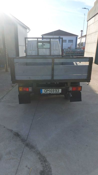 Toyota Dyna 150 em bom estado