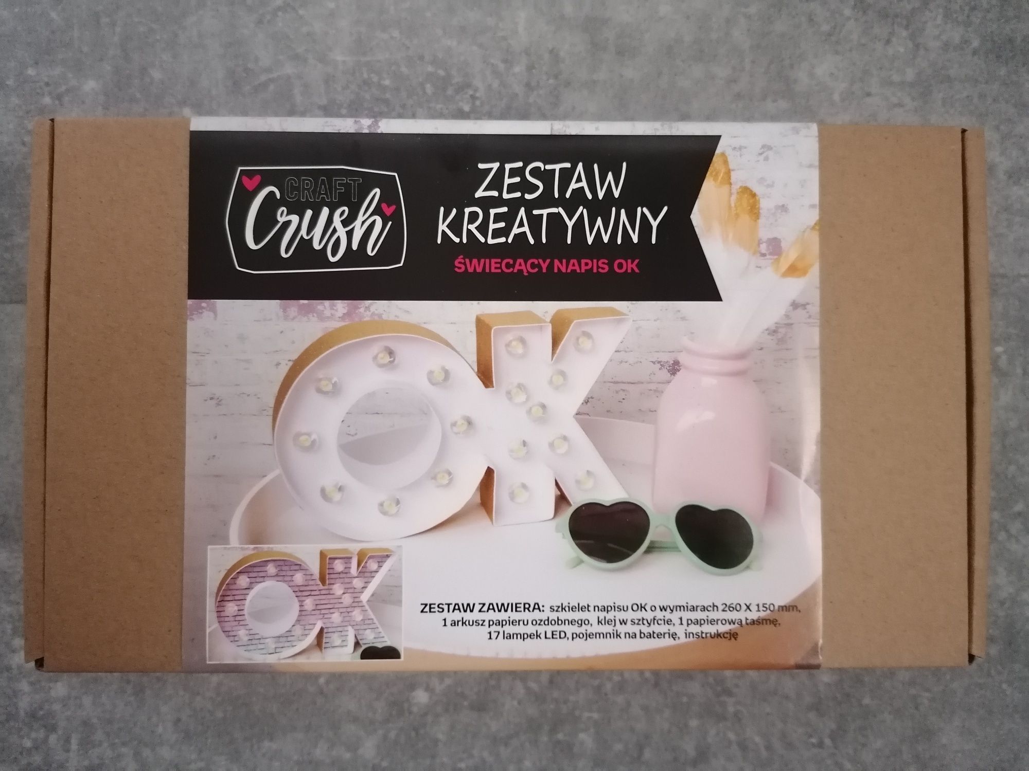 Prezent, neon, napis świetlny "OK" do samodzielnego złożenia, Empik.