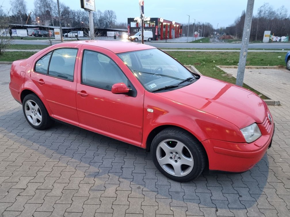 VW Bora Sedan 1.6 GAZ Grzane Fotele Klima Długie opłaty Polecam!