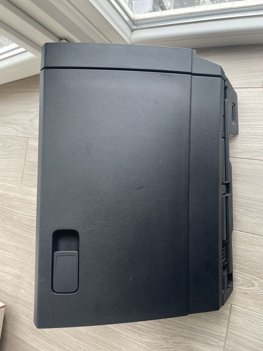 Бардачок Jetta 7 2020 рік