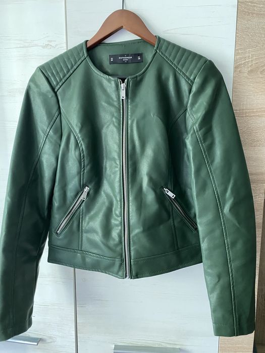 Куртка зелена lefties