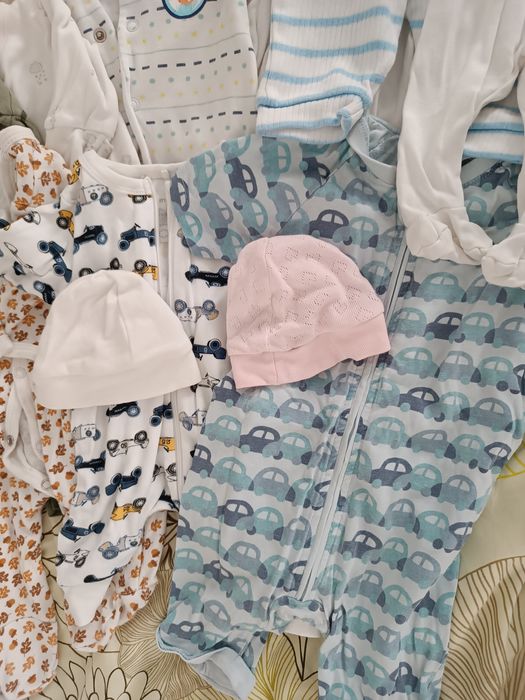 Віддам за шоколадку речі 0-3 міс