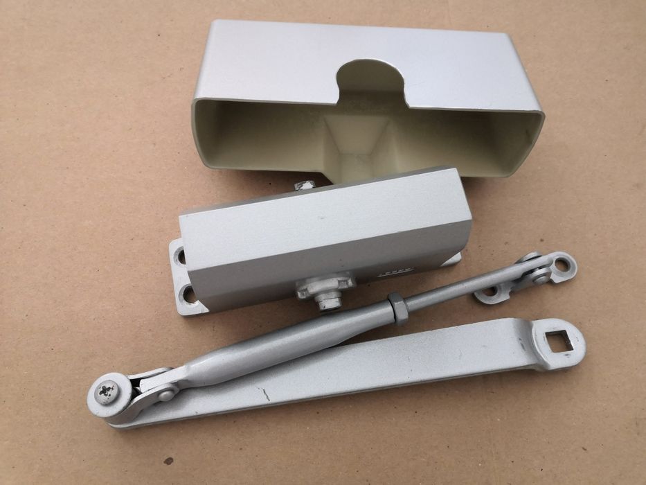 Дотягувач дверей APECS