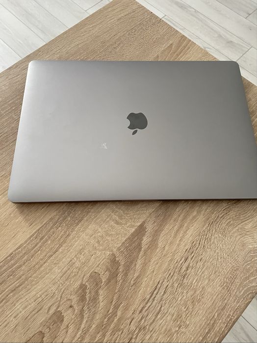 MacBook Pro 15 2019 года