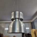 Lampa metahalogen sufitowa oswietlenie hali magazynu sklepu warsztatu