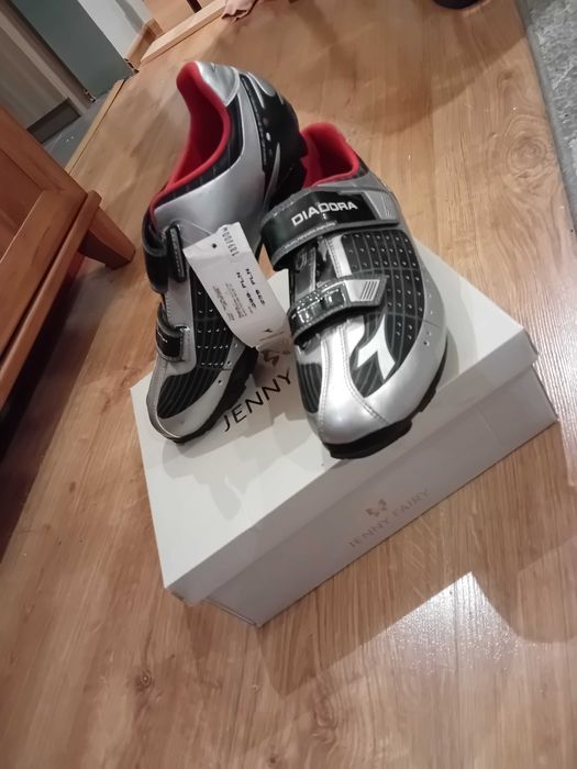 Sprzedam buty nowe z metką