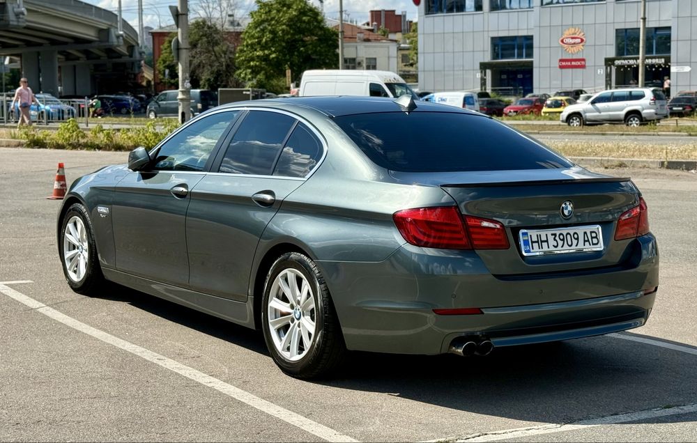 Продам BMW 528 ф10 автомат ZF 2.0 turbo