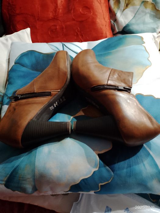 Sapato bota castanhos