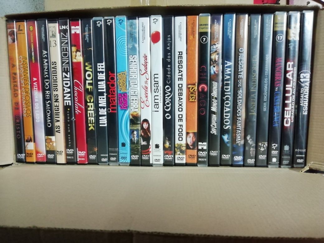 Vários filmes em DVD e VHS