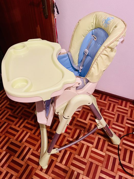 Cadeira de refeição para bebé