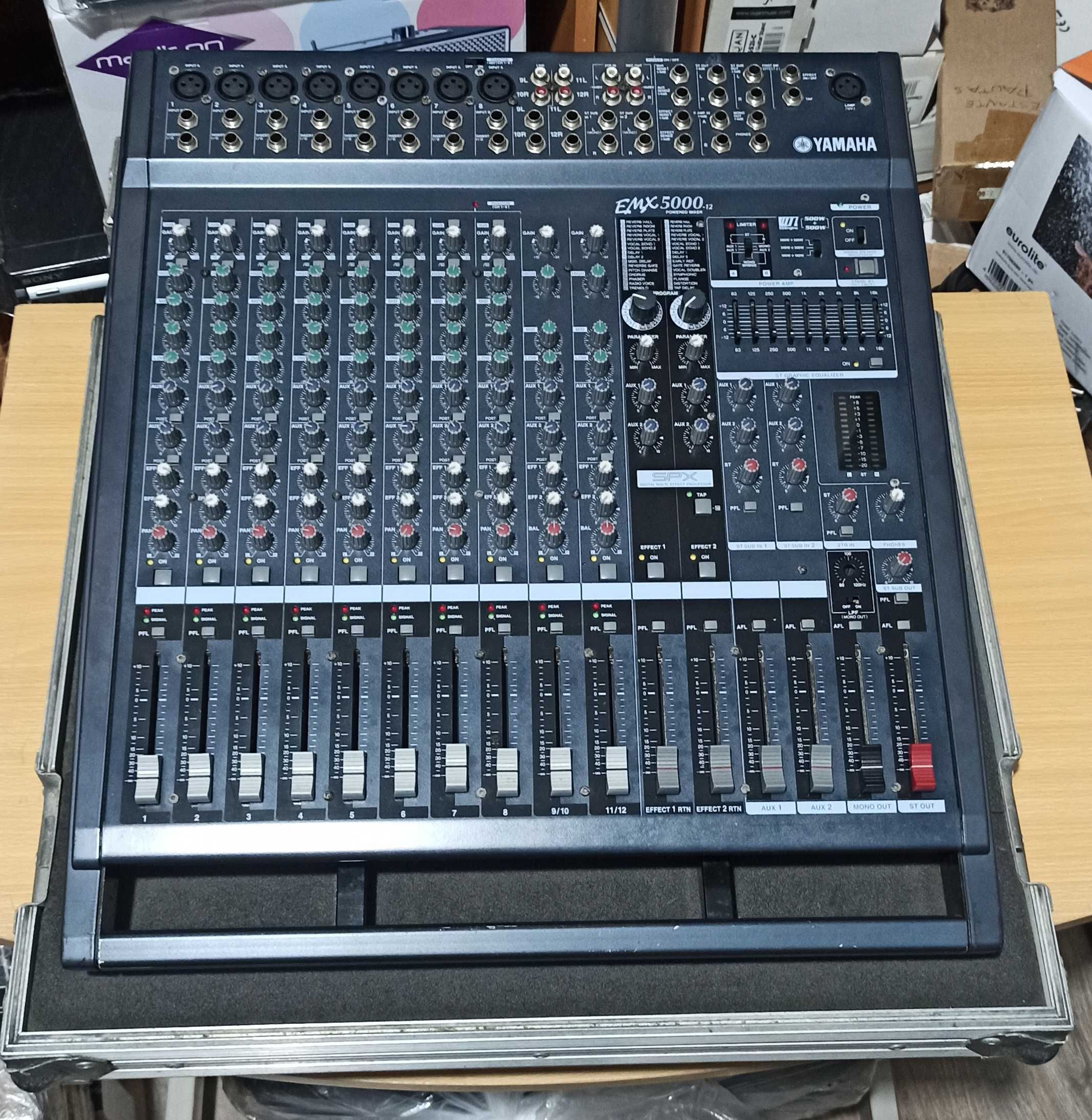 Mesa amplificada Yamaha EXM5000 + 2 colunas NSound LW15